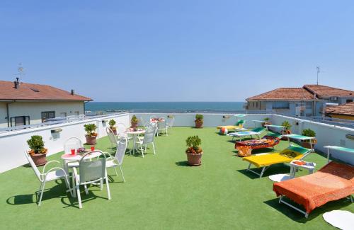 Torre Pedrera Hotel | Hotel Ciondolo D'Oro 5 minuti da Rimini Fiera CON PARCHEGGIO INCLUSO