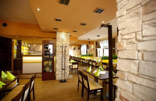 Novy Bydzov Hotel | Hotel Classic