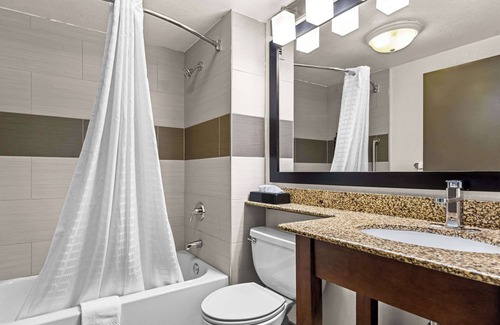 East Syracuse Hotel | Hotel Concord Syracuse, Ascend Hotel Collection