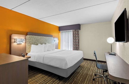 East Syracuse Hotel | Hotel Concord Syracuse, Ascend Hotel Collection