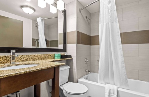 East Syracuse Hotel | Hotel Concord Syracuse, Ascend Hotel Collection