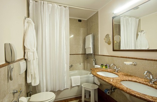 Pre Hotel | Hotel Continental Genova