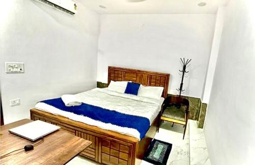 New Delhi Casa | Hotel Cosy Rooms, Near US Embassy Chanakyapuri, New Delhi - Budget Friendly