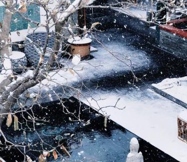 Wangfujing Shopping Area Hotel | Hotel Cote Cour Deductive Beijing - Quadrangle close to Tiananmen Square & Forbidden City & Nanluoguxiang, Walk to Wangfujing, English speaking, Free WiFi, Free Laundry, Free Wonton & Noodles with Tour ticket service, Free selfies with ancient costume