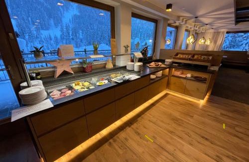 Ravaisch Hotel | Hotel Cresta