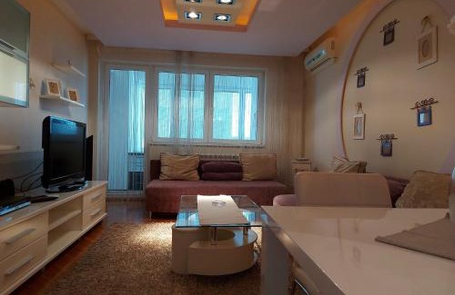 Kraljevo Apartamento | Hotel Crystal - Depandans
