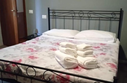 Parma Apartamento | HOTEL d 2 non accettiamo franciesi