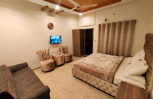 Lahore Hotel | Hotel Day In Emporium