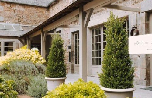 Le Tronchet Hotel | Hotel de L'Abbaye Le Tronchet - Handwritten Collection