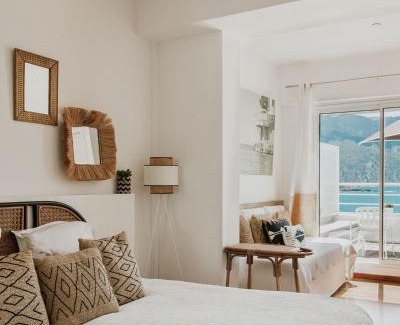 Cassis Hotel | Hotel de La Plage - Mahogany