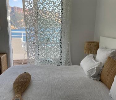Cassis Hotel | Hotel de La Plage - Mahogany