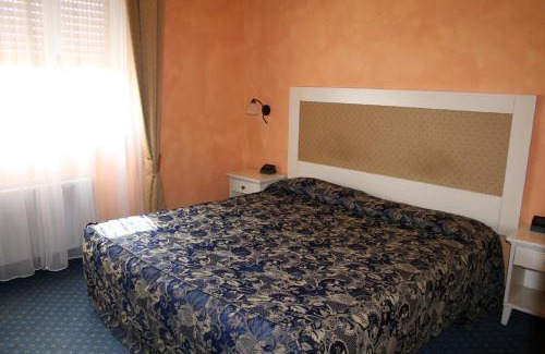 Bereguardo Hotel | Hotel De La Ville