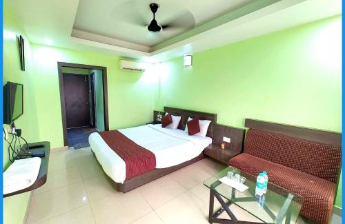 Cuttack Hotel | Hotel Deepganga Inn NEAR SEA BEACH And Jagannath Temple -Lift & Parking facility - Fully Air Conditioning Luxuary Rooms - Best Hotel In Puri