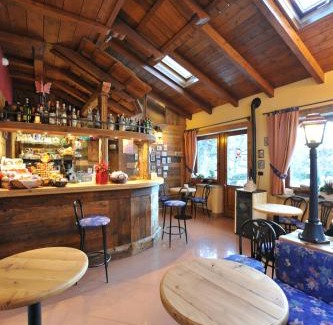 Antey-Saint-Andre Hotel | Hotel Des Roses