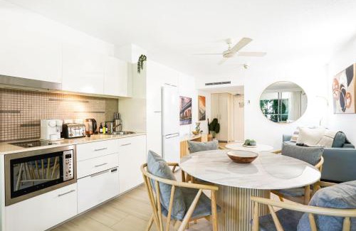 Palm Cove Casa | Hotel Drift 4204 Beachfront Accomodation