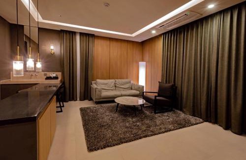 Gyo-dong Hotel | Hotel East9