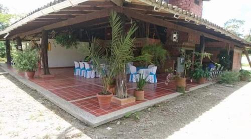 Istmina Hotel | Hotel El Rancho