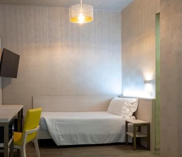 Pero Hotel | Hotel Embassy