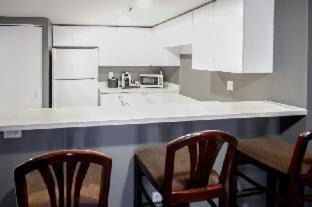 Quartier des Spectacles Hotel | Hotel Faubourg Montreal Centre-Ville Downtown