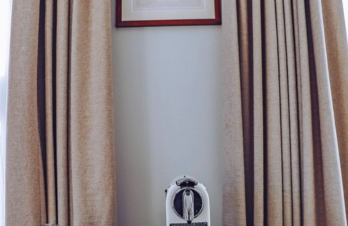 Milford Casa | Hotel Fauchere: Historic Setting, Modern Comforts - Steps from Local Attractions