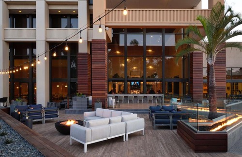 Anaheim Resort Hotel | Hotel Fera Anaheim, a DoubleTree by Hilton Hotel