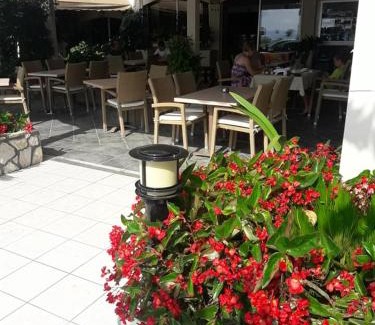 Livanates Casa | Hotel Florakis