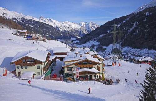 Sankt Anton am Arlberg Hotel | Hotel Garni - Restaurant Kaminstube