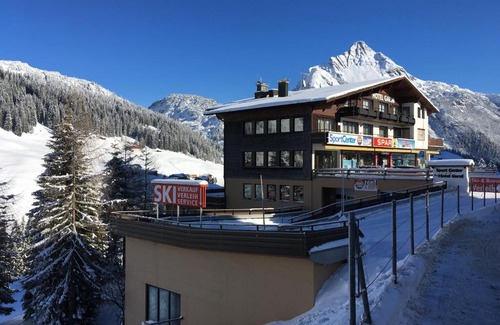 Schroecken Hotel | Hotel Garni