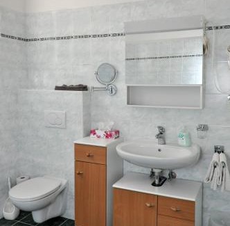 Croglio Casa | Hotel Garni Villa del Sole