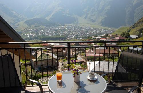 Stepantsminda Hotel | Hotel GENI Kazbegi