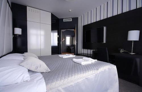 Miedziana Gora Hotel | Hotel Grafit