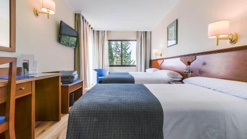 South West Hotel | Hotel Grand Luxury Villa Near IGI Airport