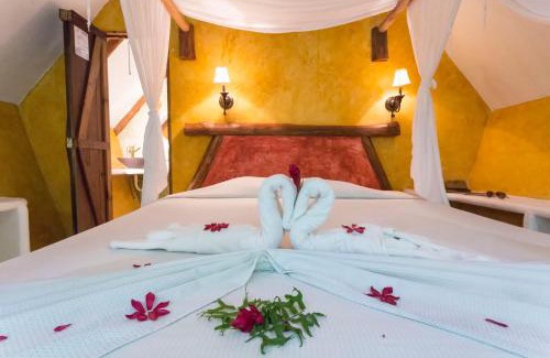 Rio Dulce Hotel | Hotel Hacienda Tijax Jungle Logde