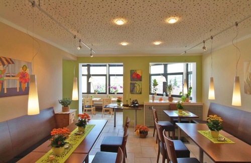 Pfalzel Hotel | Hotel Haus am Berg
