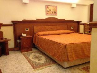 Rione II Trevi Hotel | Hotel Hiberia