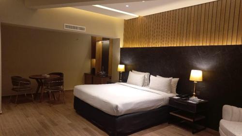 F-7 Sector Hotel | Hotel Hillview Islamabad