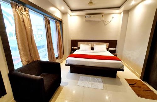 Cuttack Hotel | HOTEL HOME TOWN Near Jagannath Temple - Sea Beach - Fully Air conditioned & Spacious Luxuary Rooms - Free Wifi & Parking Facilities