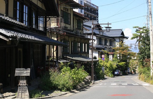 Yudanaka Shibu Onsen Hotel | Hotel Housei