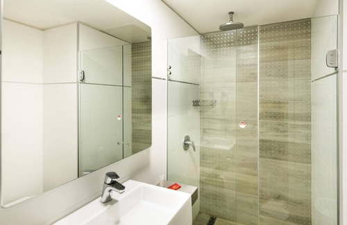 Montevideo Hotel | Hotel ibis Montevideo Rambla