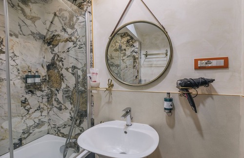 Quartieri Spagnoli Hotel | Hotel Il Convento
