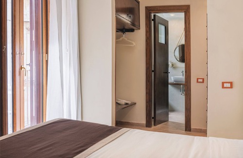 Quartieri Spagnoli Hotel | Hotel Il Convento