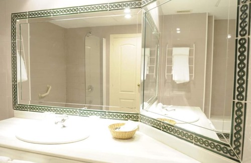 Mairena del Aljarafe Hotel | Apartamento 3 pax / Doble sofá cama