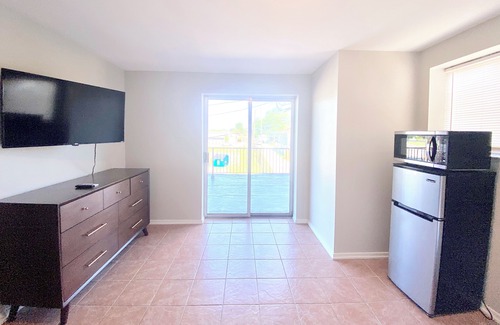Lawrence Apartamento | Hotel Indy Balcony Room
