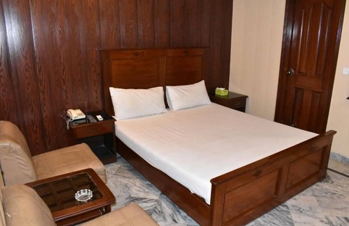Lahore Hotel | Hotel Johar View