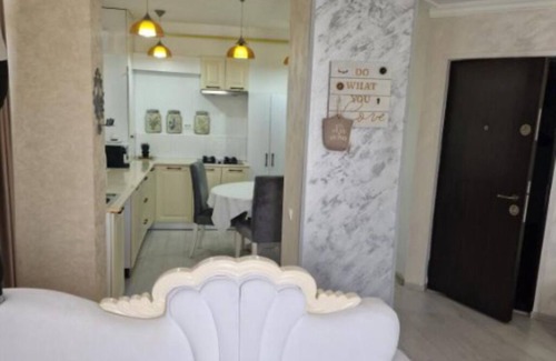 Galati Apartamento | Hotel Jolie Apartments - One-Bedroom Apartment with Balcony