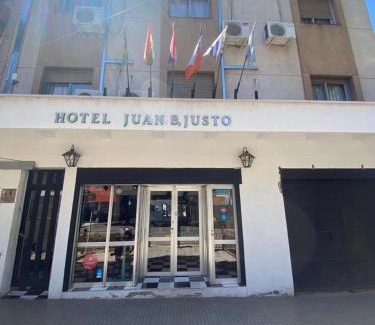 Mendoza City Center Hotel | HOTEL JUAN b JUSTO GARDEN