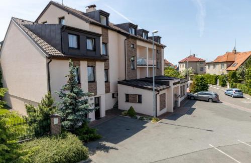 Prague 15 Hotel | Hotel Kanarek
