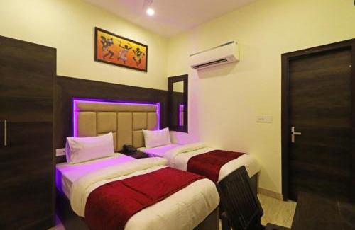 Aerocity Hotel | Hotel Kiara Grand - Near Mahipalpur Main Market