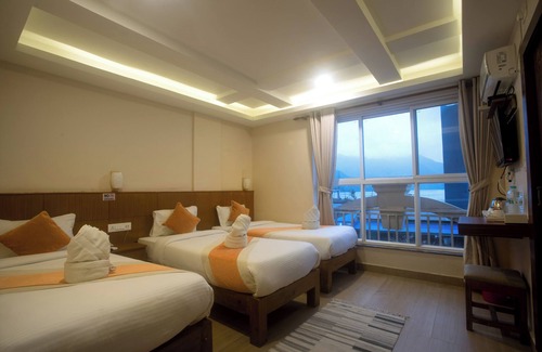 Pokhara Hotel | Hotel Lake Himalaya