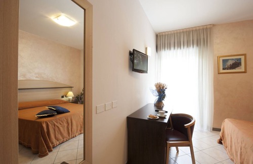 Roccacasale Hotel | Hotel Le Ginestre